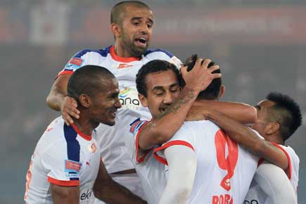 ISL 2 semifinals: Robin Singh strike helps Delhi beat Goa in 1st leg