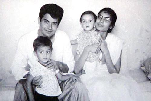 Salim Khan with wife Susheela Charak and their two eldest kids, Salman and Alvira 
