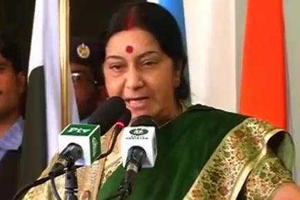 Both countries are ready for Comprehensive bilateral dialogue: Sushma in Islamabad
