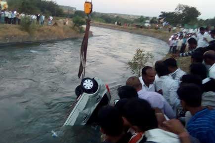 4 of a family, including 2 minors, die in road accident on Ahmednagar-Pune highway