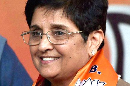 Clash between BJP workers and lawyers outside Kiran Bedi's office