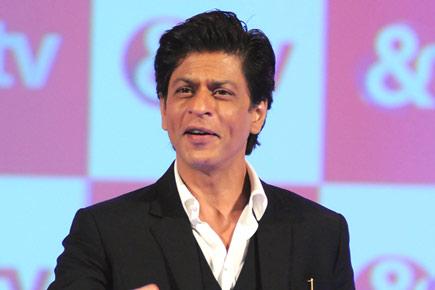 Shah Rukh Khan learns new skill - to make rangoli
