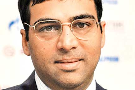 Chess: Viswanathan Anand beats Aronian to jump to joint lead