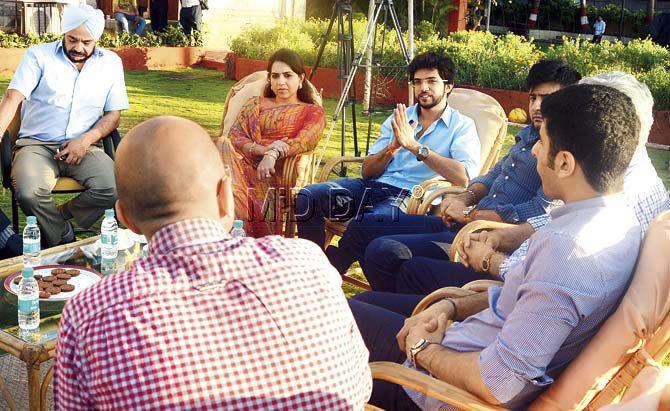 Representatives of the Hotel & Restaurant Association (western India), which consists of national and international hotel chains, met Yuva Sena chief Aaditya Thackeray and BJP leader Shaina N C yesterday.  Pic/Atul Kamble