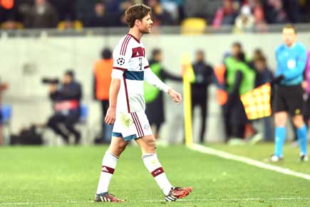 CL: Alonso sees red on 100th appearance but Bayern hold on