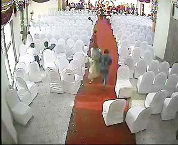 The brother-sister duo enter the Dadar wedding hall and walk up to the stage with ease