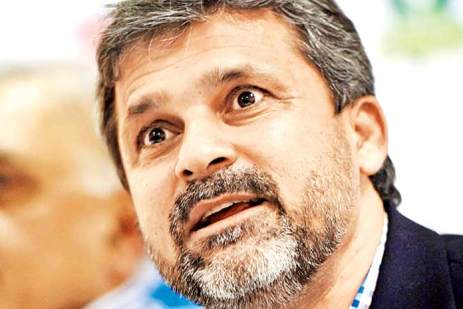 ICC World Cup: Pak chief selector Moin Khan in trouble for casino visit