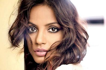 Neetu Chandra to play a double role in Tamil film 'Vaigai Express'
