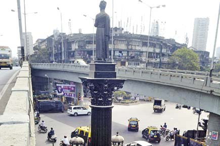 Mumbai: 8 CCTV cameras to keep a watch on Khada Parsi statue