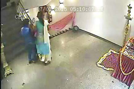 Watch Video: Gang of child thieves steals at wedding in South Mumbai