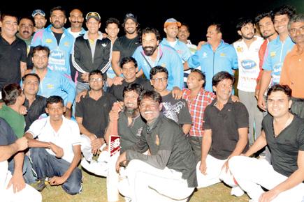 Top Bollywood stars play a friendly cricket match