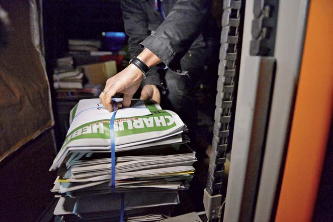 Update: 2 vendors arrested for selling newspaper with Hebdo cartoon