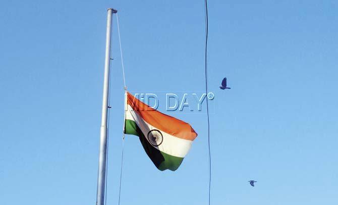 As a mark of respect and mourning for former Home Minister R R Patil, the Tricolour was at half-mast at the Mayor’s bungalow at Shivaji Park yesterday. Pic/Atul Kamble