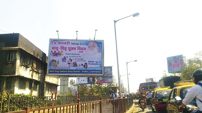 A hoarding advertising Matru Pitru Pujan Divas. Pic/Chirag Waghela