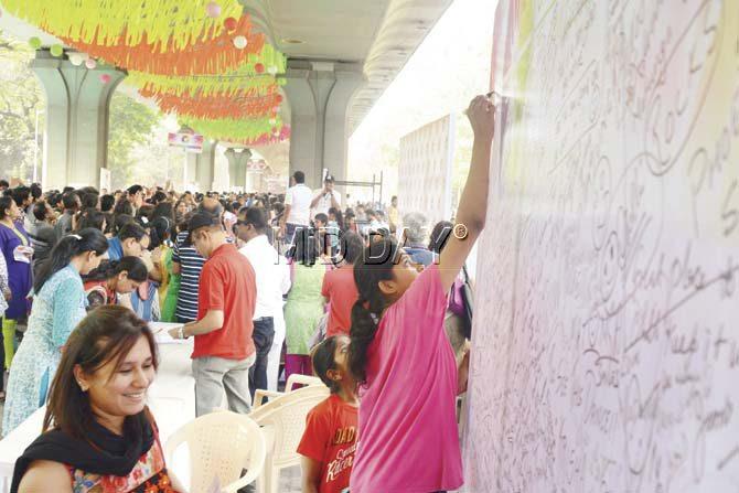 After barricading the area from both sides, organisers set up different activities for kids and adults. Pics/Atul Kamble