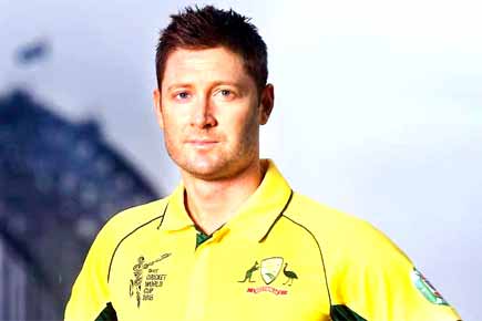World Cup 2015: Michael Clarke swaps willow with baseball bat in nets