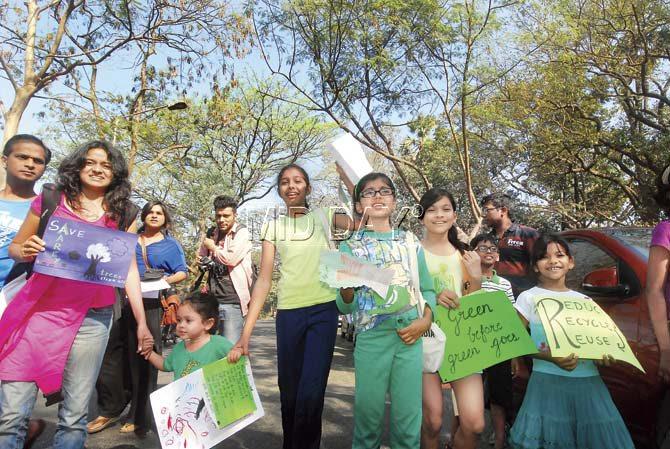 Green warriors: Over 400 citizens joined the silent protest against the proposal to cut 2,298 trees in Aarey Milk Colony to make space for the Metro III car depot. Pics/Sameer Markande