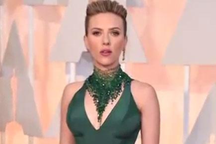 Scarlett Johansson's bizarre backstage act at Oscars 2015