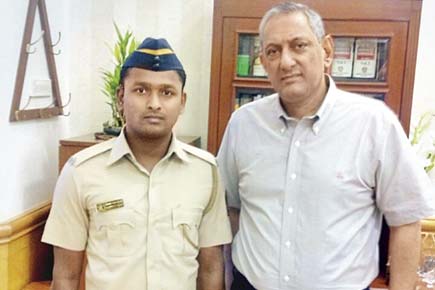 Mumbai: Cop protects woman from abusive auto driver, escorts her home