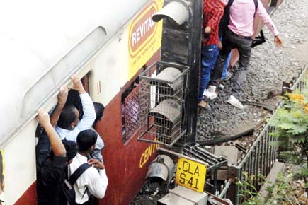 Mumbai: WR installs track magnets to reduce train delays