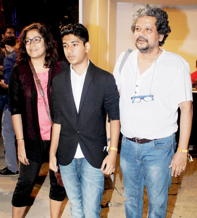 (R-L): Filmmaker Amole Gupte with son, Partho and wife, Deepa Bhatia 