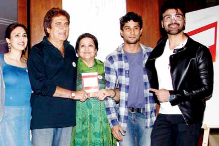 Babbar boys bond big time at Aarya's book launch