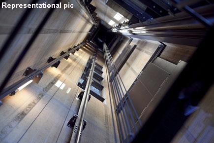 Mumbai: Man dies trying to scare friends, falls through lift shaft