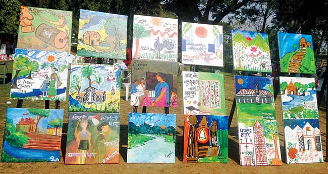 40 corporators created their vision on heritage at a painting workshop by Pune Biennale 2015