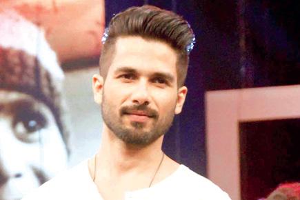 Shahid Kapoor lends star power to a cancer awareness programme