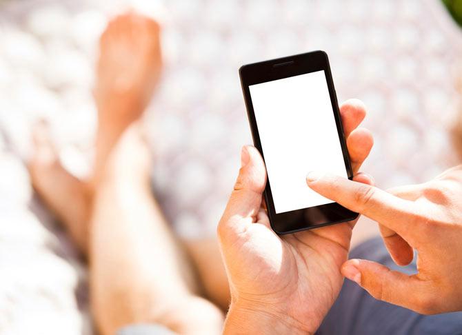 Smartphone-connected device relaxes you in an instant!