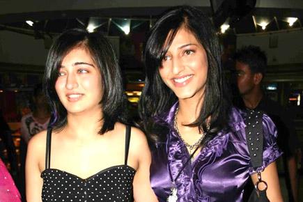 Shruti Haasan wishes her 'princess' sister Akshara on birthday