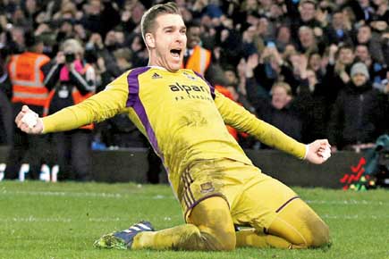 FA Cup: Adrian stands tall to take West Ham into Round 4
