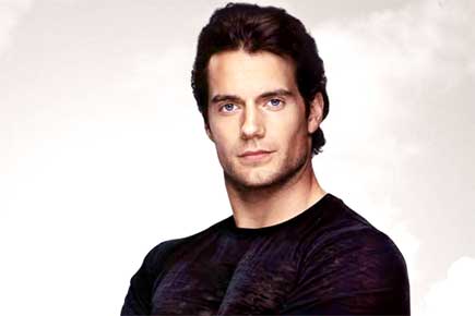 Henry Cavill wears Christopher Reeve's Superman suit in test photo