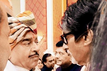 Amitabh Bachchan and Shatrughan Sinha bond at Kush Sinha's wedding