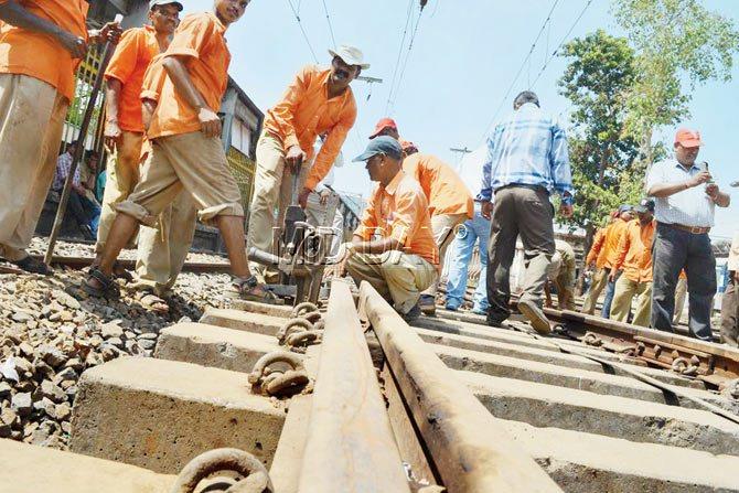 Straightening up: The degree of curve will be eased and tracks will be replaced on both ends of Andheri station. File pic for representation
