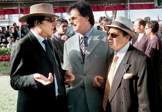 Late Bollywood actors Feroz Khan (left) and Sanjay Khan (centre) with Cyrus Poonawalla at the Mahalaxmi Racecourse in the late 1990s. Sanjay Khan