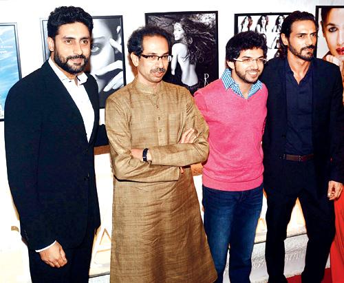 L-R) Abhishek Bachchan, Uddhav and Aditya Thackeray with Arjun Rampal
