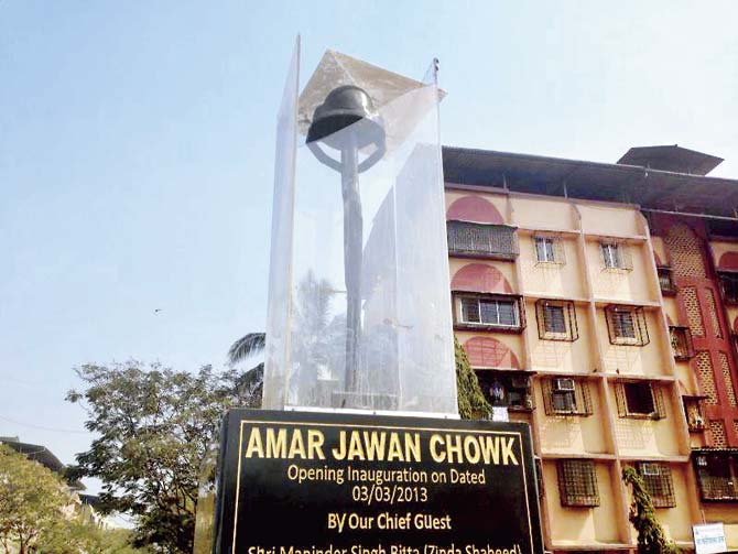 The Amar Jawan memorial in Mira Road (East) was damaged