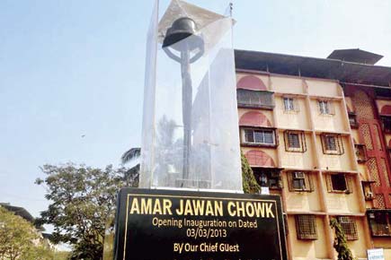 Watch Video: Duo desecrates Amar Jawan memorial in Mira Road