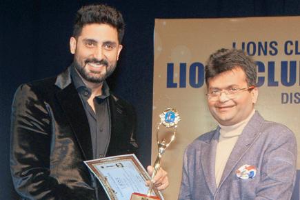 Abhishek Bachchan wins favourite best actor award for 'Happy New Year'