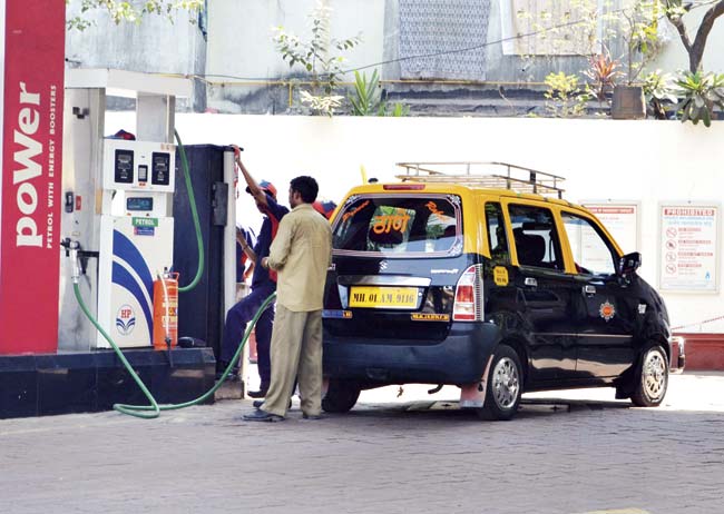 The Legal Metrology Organisation collected R3 crore in fines from petrol pumps in Mumbai, Thane, and Pune