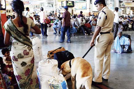 Mumbai: Suspicious commuters keep GRP helpline busy