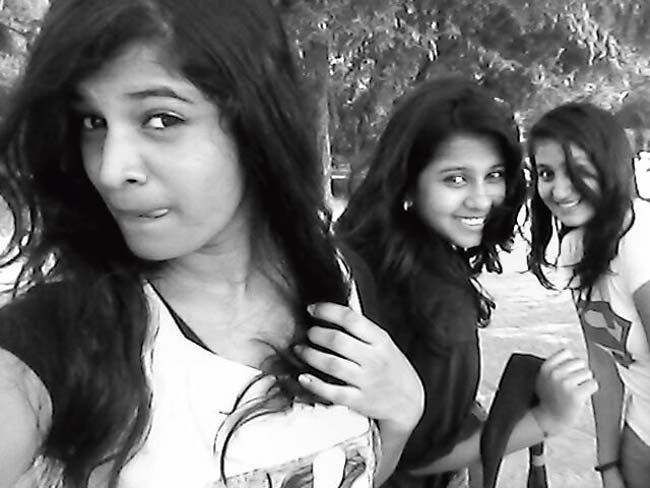 Mahima Gad (c) loves clicking group selfies with her friends