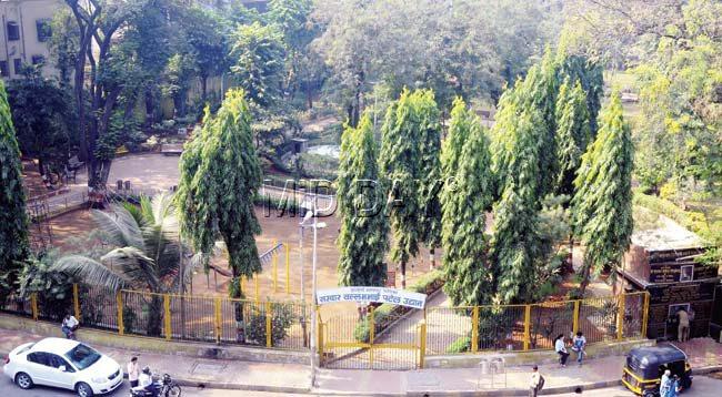 A topshot of the Sardar Vallabhbhai Patel municipal garden at SVP road, Kandivli (West). The ISO quality standards and yearly audits could ensure that parks such as this one become the green havens they are meant to be. Pic/Nimesh Dave