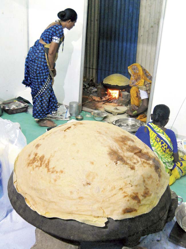 The matka used to make puran poli. Pic/Hitesh Chudasama