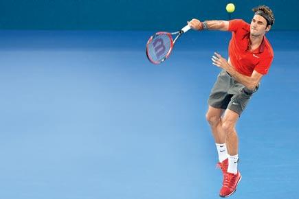 Roger Federer breezes through in Brisbane