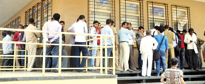 Regional Transport Offices across the state have been witnessing long queues of applicants ever since the illegal agents were banished from the premises. File pic