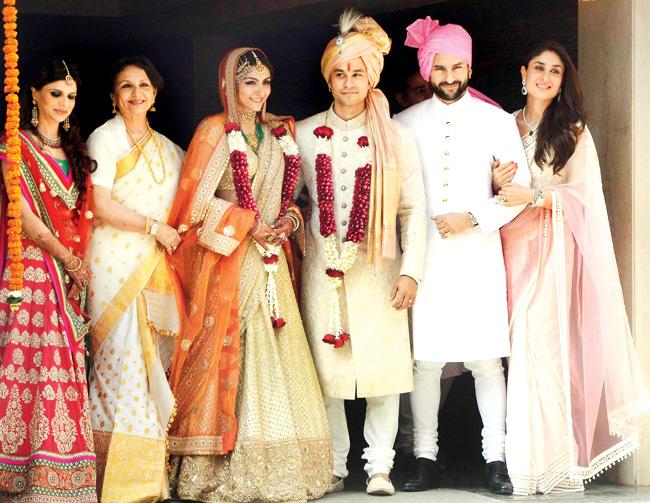 From left: Saba Ali Khan, Sharmila Tagore, Soha, Kunal, Saif Ali Khan and Kareena Kapoor 