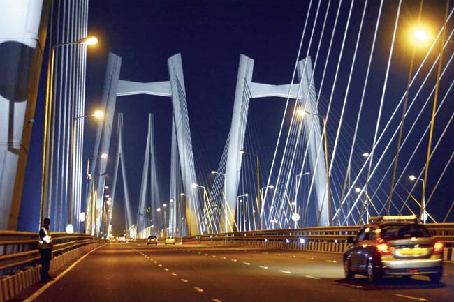 While there will not be any explosives detectors on the Bandra-Worli Sea Link, 80 CCTV cameras keep watch on it 24x7. The cameras can record footage even in the night. File pic