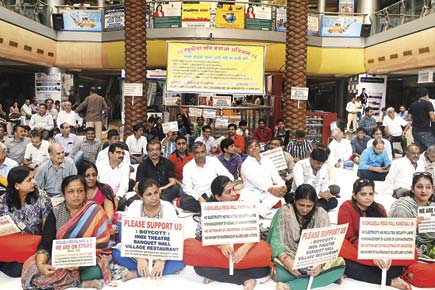 Mumbai: Shop owners go on strike as Kandivli mall goes dark